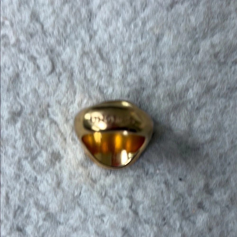 UNO de 50 Gold Tone Ring - Picture 2 of 3